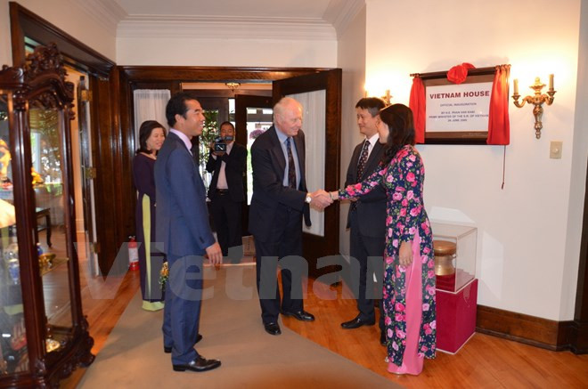Vietnam honours Canadian officials for boosting bilateral ties ảnh 1 Vietnam honours Canadian officials for boosting bilateral ties ảnh 1