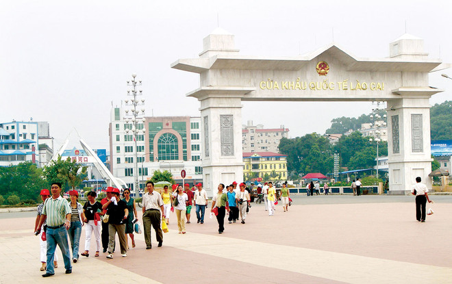 Lao Cai int’l border gate records positive growth in trade ảnh 1