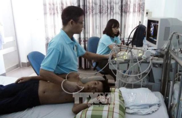 Phu Yen provides free heart defect screenings for needy kids ảnh 1