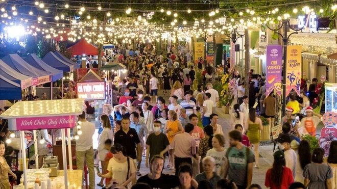 Vietnam hopes to welcome 17-18 million foreign tourist arrivals this year ảnh 2 Vietnam hopes to welcome 17-18 million foreign tourist arrivals this year ảnh 2