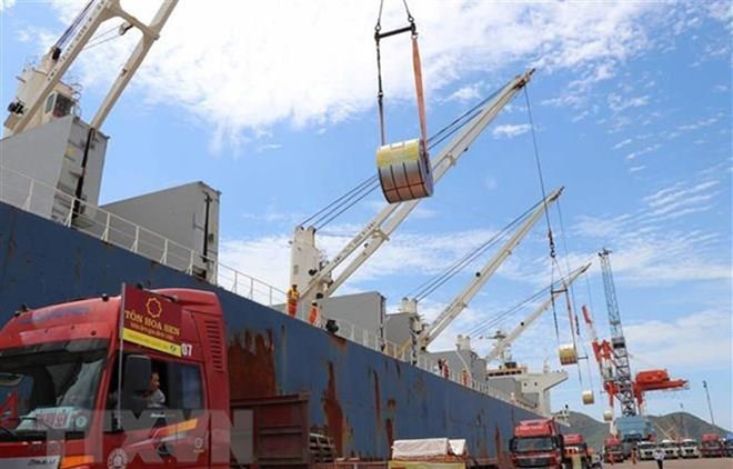 Experts show optimism about balance of trade ảnh 1