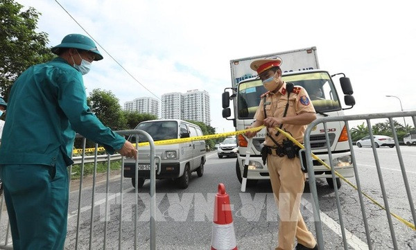 Hanoi regulates traffic to prevent congestion at gateways to city under social distancing ảnh 1
