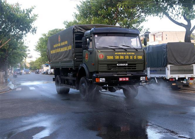 Official dispatch on strengthening COVID-19 prevention and control ảnh 1