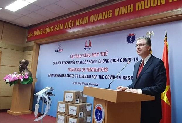 US donates 100 brand-new ventilators to aid Vietnam’s COVID-19 response ảnh 1