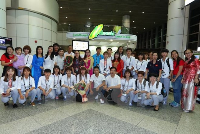 Women’s football team arrive in Malaysia, aim for gold ảnh 1