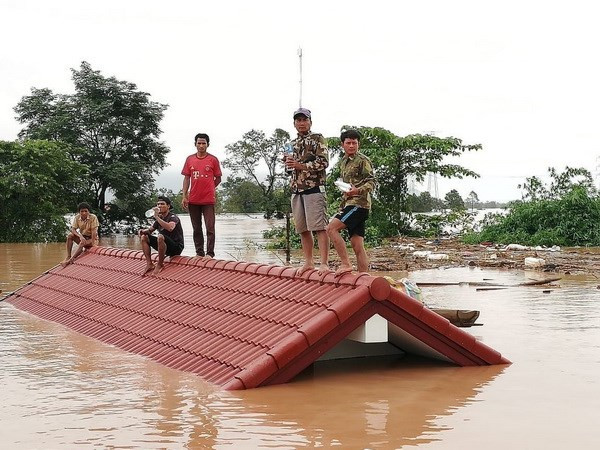 CMVietnam ready to help Laos overcome dam collapse ảnh 1