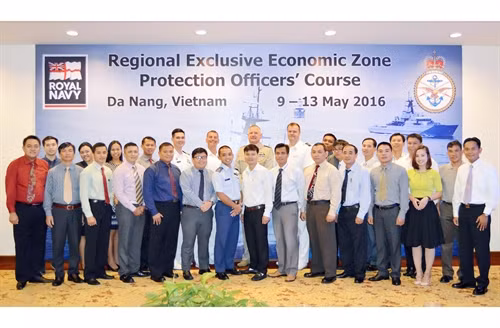 ASEAN officers join training course on protection of EEZ ảnh 1