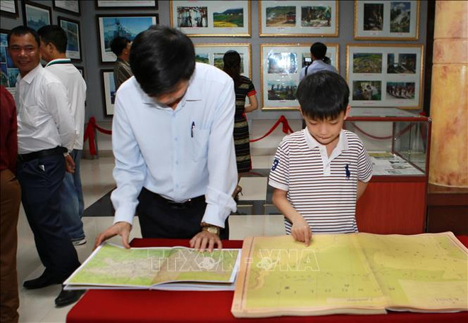 Quang Tri exhibition features Vietnam’s sovereignty over Hoang Sa, Truong Sa ảnh 1