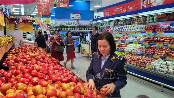Retailers fully prepared for soaring Tet shopping demand ảnh 1