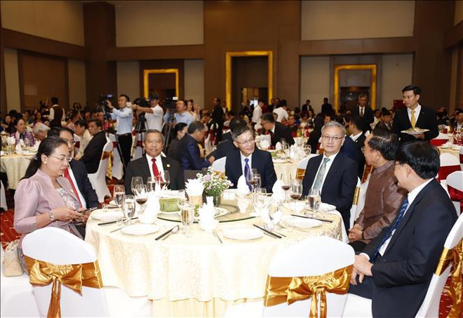 Vietnamese embassies celebrate Tet with friends in Laos, Egypt ảnh 1