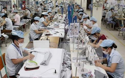 Garment firms move to boost exports to Canada under CPTPP ảnh 1