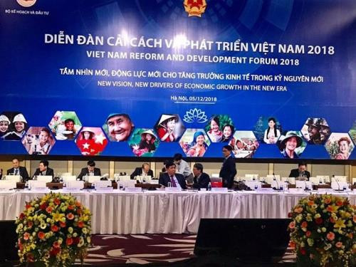 Forum seeks new drivers for national economic growth ảnh 1