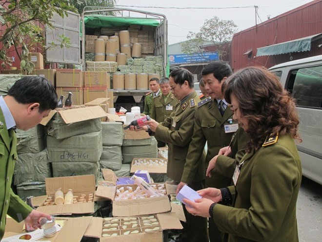 Campaign launched to fight smuggling, commercial frauds ảnh 1