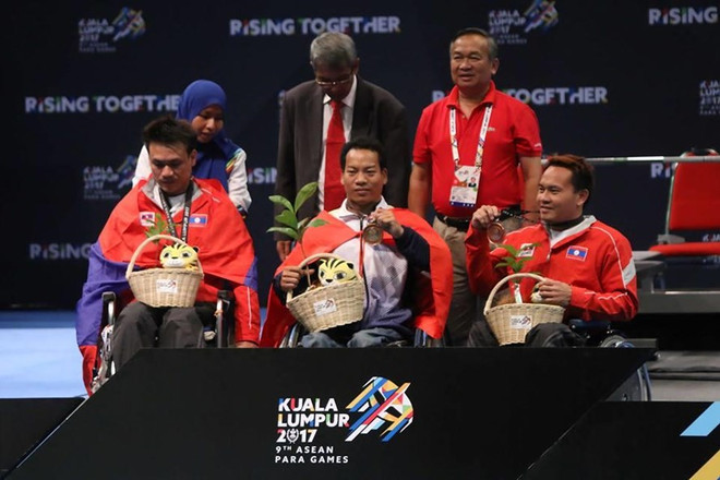 ASEAN Para Games: VN weightlifters win 2 gold, break 2 records ảnh 1 ASEAN Para Games: VN weightlifters win 2 gold, break 2 records ảnh 1