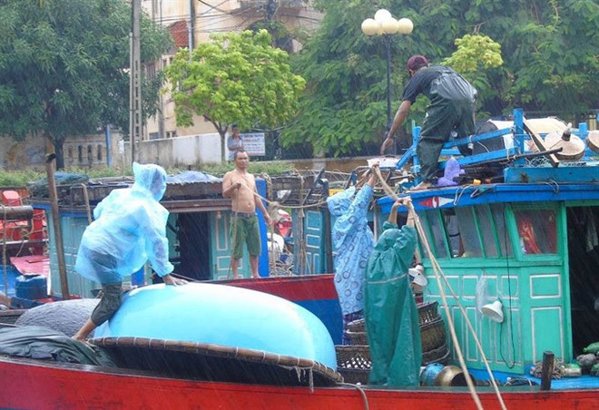 Typhoon Doksuri upgraded to level 12 ảnh 1 Typhoon Doksuri upgraded to level 12 ảnh 1