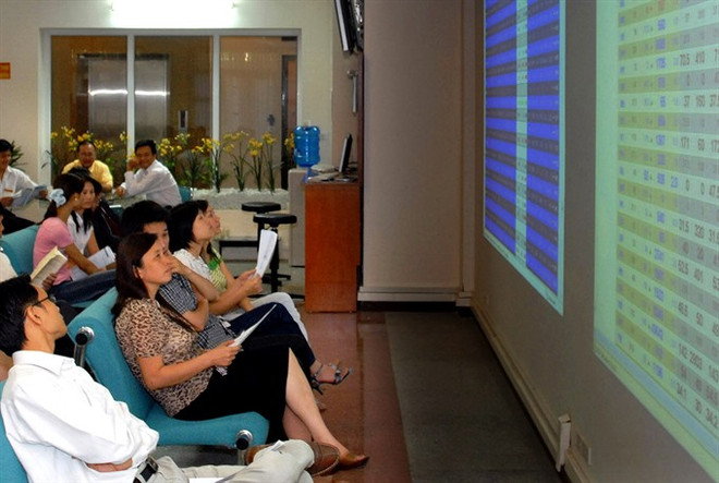 Stocks correct down after 10-year peak ảnh 1 Stocks correct down after 10-year peak ảnh 1