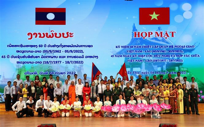 Can Tho meeting marks 60 years of Vietnam – Laos diplomatic ties ảnh 1