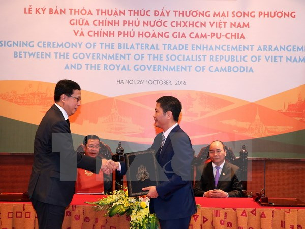 Vietnam, Cambodia agree to boost trade ties ảnh 1
