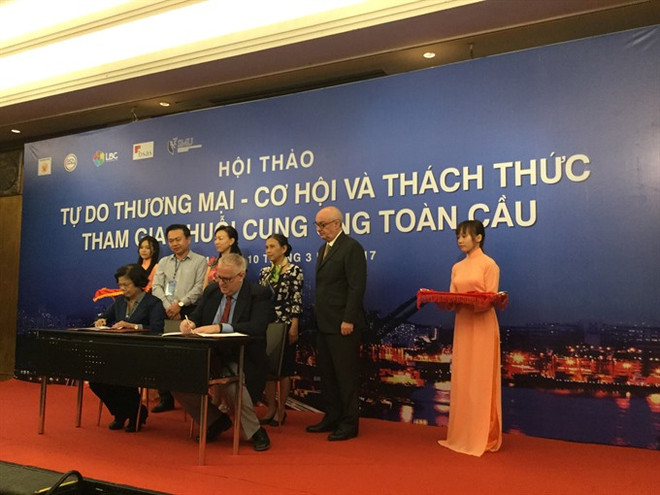 Experts urge firms to enter supply chains ảnh 1