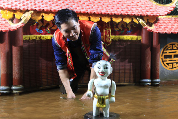 Vietnamese water puppetry grows in stature ảnh 1