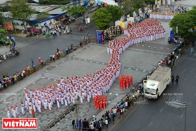 Ho Chi Minh City: Ao Dai festival draws 70,000 visitors ảnh 1 Ho Chi Minh City: Ao Dai festival draws 70,000 visitors ảnh 1