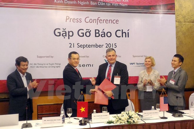 Hoa Lac Hi-tech Park inks deal with int’l semiconductor association ảnh 1