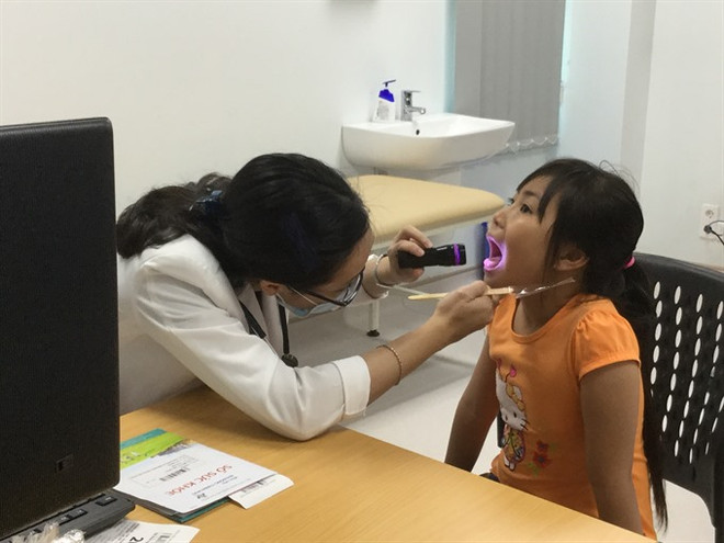 Free healthcare programme held for International Children’s Day ảnh 1