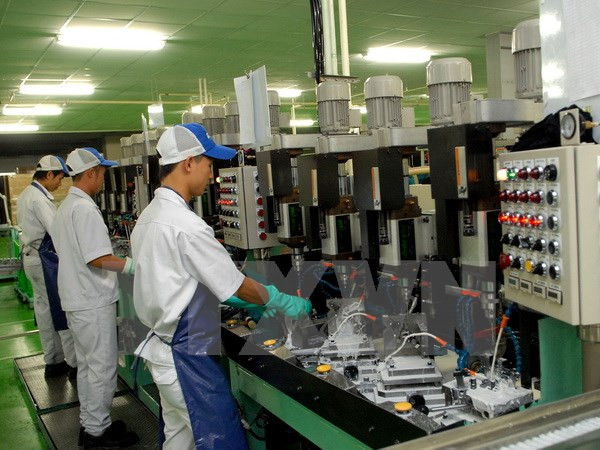 Industrial production index rises 5.7 percent in five months ảnh 1