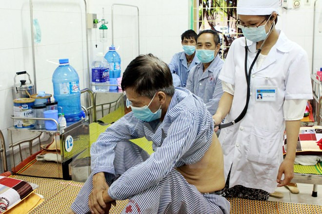 Health ministry expedites provincial hospital development project ảnh 1