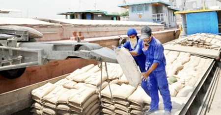 Cement sales drop overseas, increase at home ảnh 1