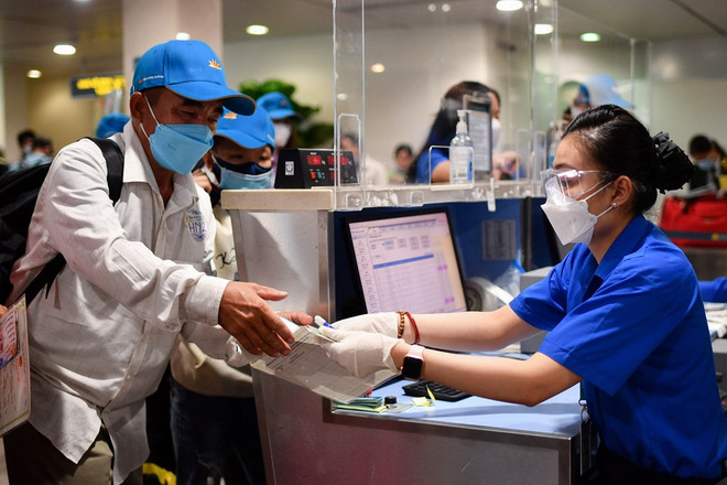 Vietnam Airlines helps carry needy workers home for Tet ảnh 1 Vietnam Airlines helps carry needy workers home for Tet ảnh 1