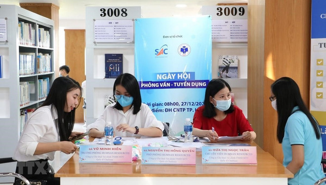 Survey: Vietnamese firms expect hiring activities to recover in H1 ảnh 1