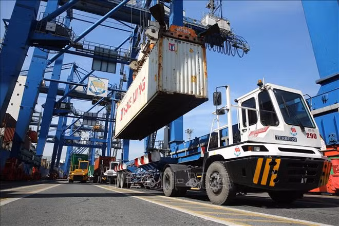 Vietnam sees trade deficit of 500 million USD in January ảnh 1