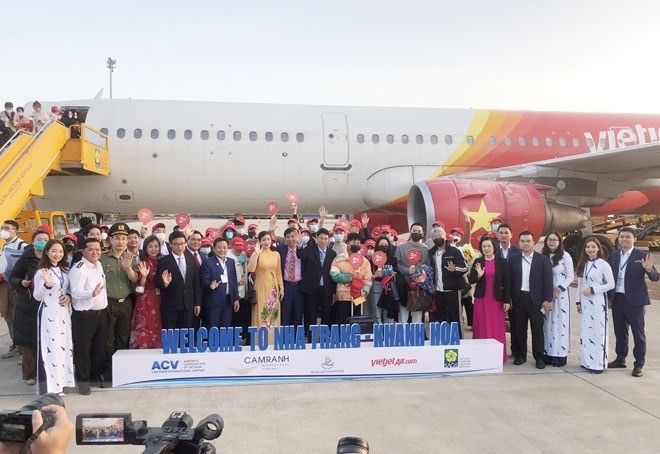 First flight carries Chinese tourists to Khanh Hoa in New Year ảnh 1 First flight carries Chinese tourists to Khanh Hoa in New Year ảnh 1