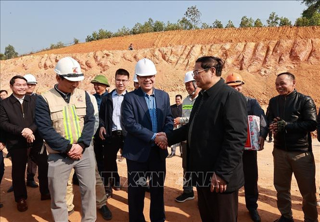 PM inspects Tuyen Quang - Phu Tho expressway project ảnh 2