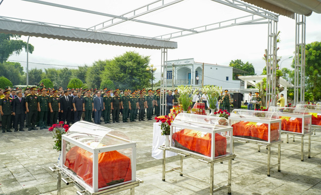 Dien Bien holds reburial service for fallen Vietnamese soldiers ảnh 1