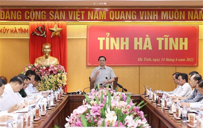 PM urges Ha Tinh province to utilise strengths in tourism, services ảnh 1 PM urges Ha Tinh province to utilise strengths in tourism, services ảnh 1