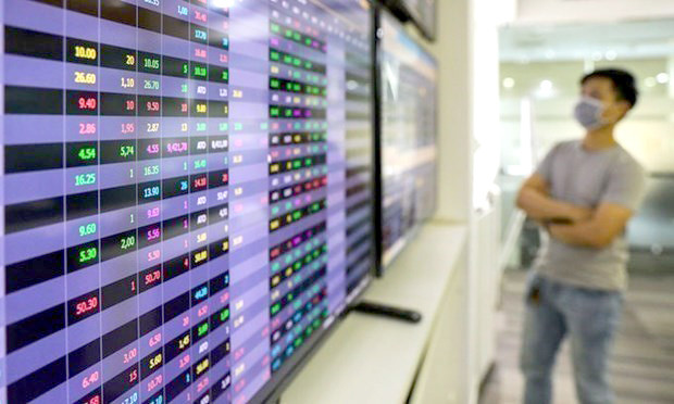 Policy rate cuts boosting stock prices: VinaCapital ảnh 1