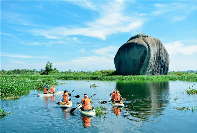 Southern localities diversify tourism products to lure more visitors ảnh 1 Southern localities diversify tourism products to lure more visitors ảnh 1