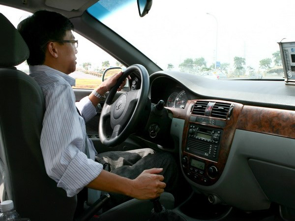 Transport ministry proposes banning driving more than 3 hours at night ảnh 1
