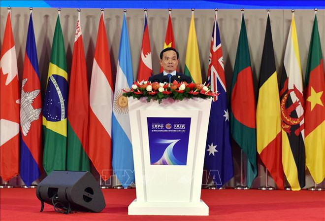 Deputy PM attends 7th China-South Asia Expo in Kunming ảnh 1