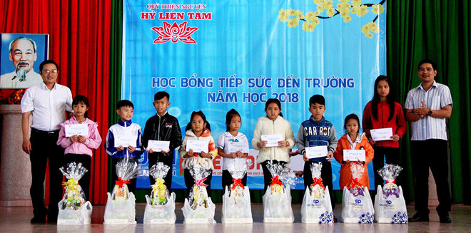 Lam Dong moves to help the poor, dioxin victims have warm Tet ảnh 1 Lam Dong moves to help the poor, dioxin victims have warm Tet ảnh 1