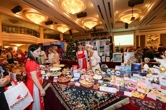HCM City Consular Club hosts charity bazaar ảnh 1 HCM City Consular Club hosts charity bazaar ảnh 1