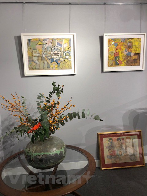 Art works of famous Vietnamese painters exhibited in London ảnh 1