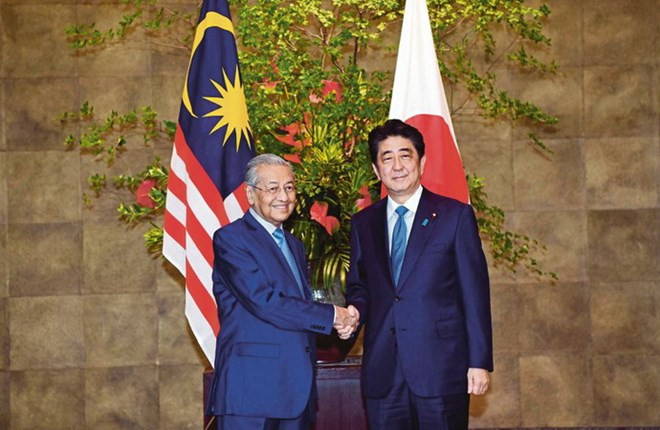 Japanese, Malaysian PMs hold talks ảnh 1
