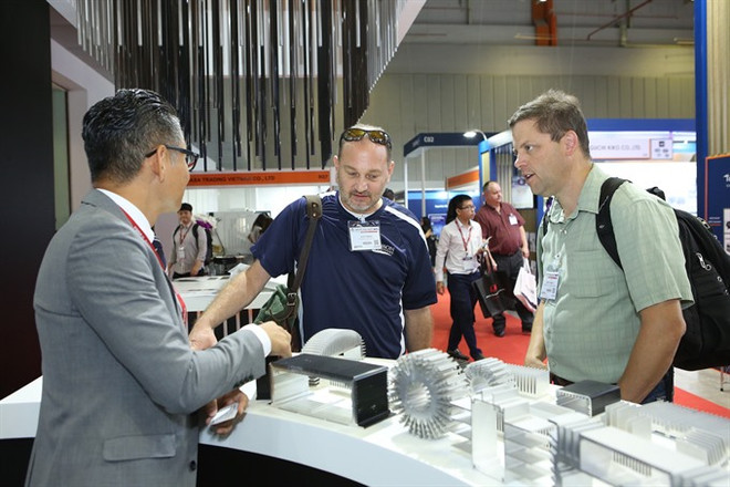 Exhibitions attract 18,000 businesspeople ảnh 1 Exhibitions attract 18,000 businesspeople ảnh 1