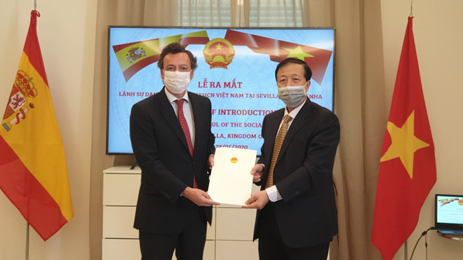 Spanish man appointed as Vietnam’s Honorary Consul in Seville ảnh 1 Spanish man appointed as Vietnam’s Honorary Consul in Seville ảnh 1