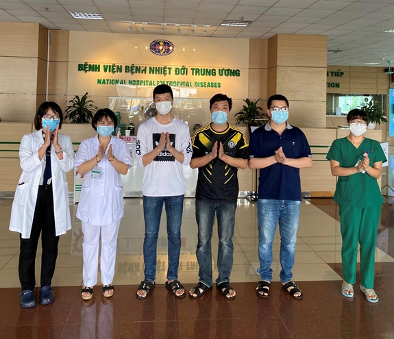 Five more COVID-19 patients discharged from hospitals, total recoveries at 307 ảnh 1 Five more COVID-19 patients discharged from hospitals, total recoveries at 307 ảnh 1