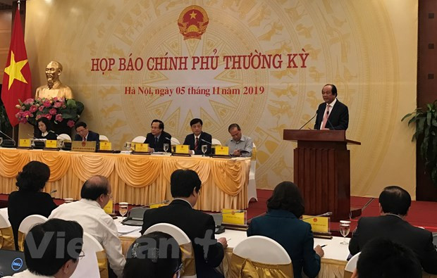 Lorry tragedy in UK highlighted at Government’s regular meeting ảnh 1 Lorry tragedy in UK highlighted at Government’s regular meeting ảnh 1