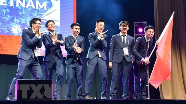 Vietnam win two golds, four silvers at Int’l Mathematical Olympiad ảnh 1 Vietnam win two golds, four silvers at Int’l Mathematical Olympiad ảnh 1